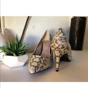 COPY - Snake skin pumps 💋